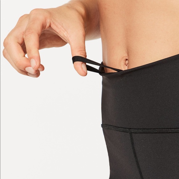 NWOT Lululemon bicycle shorts (sold out online) - Picture 5 of 8